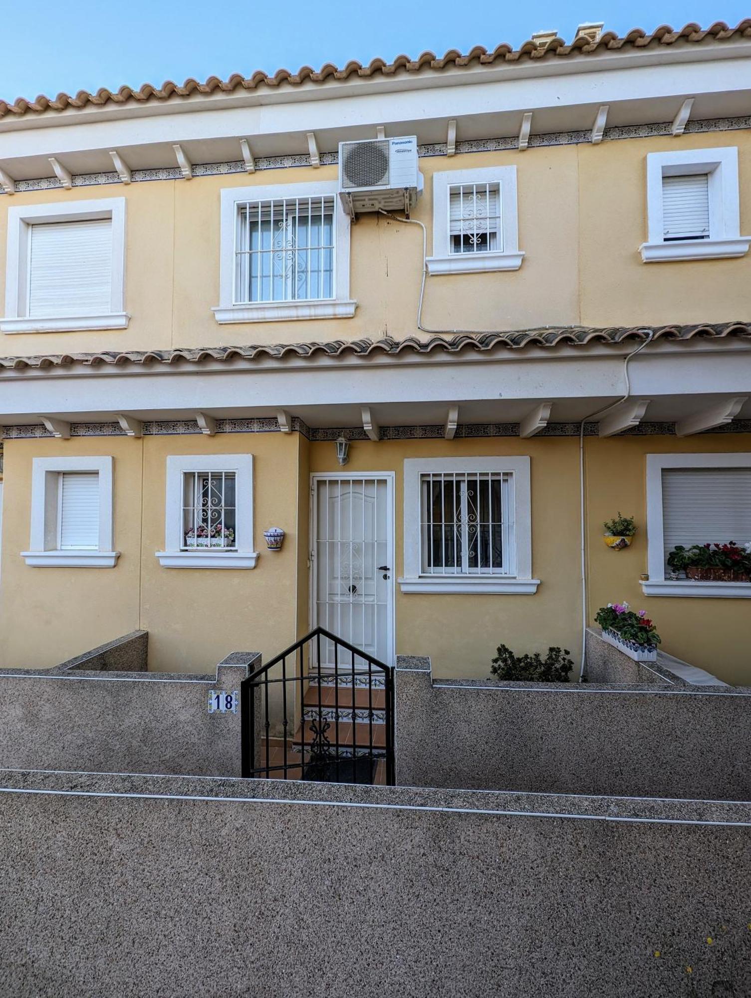 2 Bedroom Algorfa Townhouse With Pool Castillo de Montemar Exterior foto